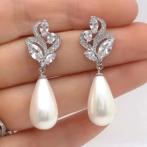 Faux Pearl Rhinestone Dangle Earring (Copy)