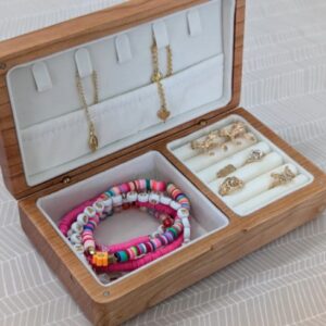 Wood jewellery box